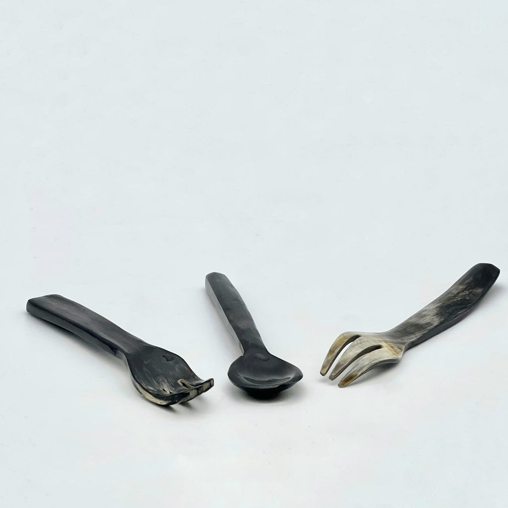 1 cuillère et 2 fourchèttes noires en corne de zébu d'artisans malgache